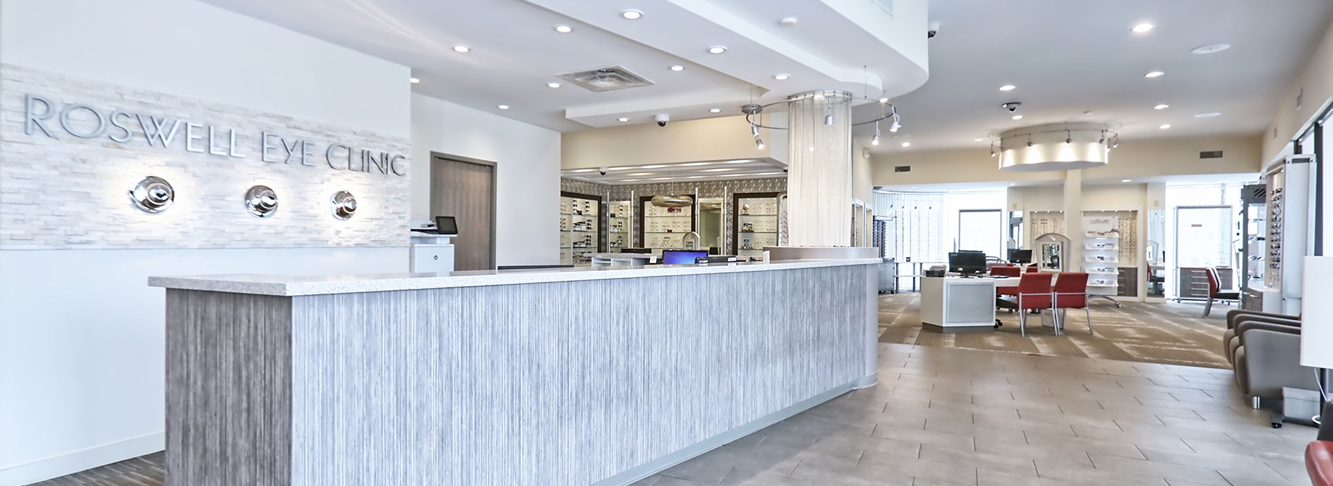 A view of the receptionist desk of Roswell Eye Clinic.